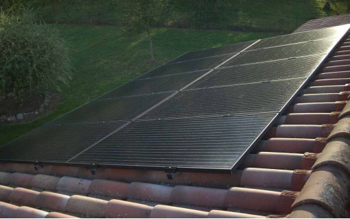 Exemple d'installation d'autoconsommation solaire sur toiture tuile