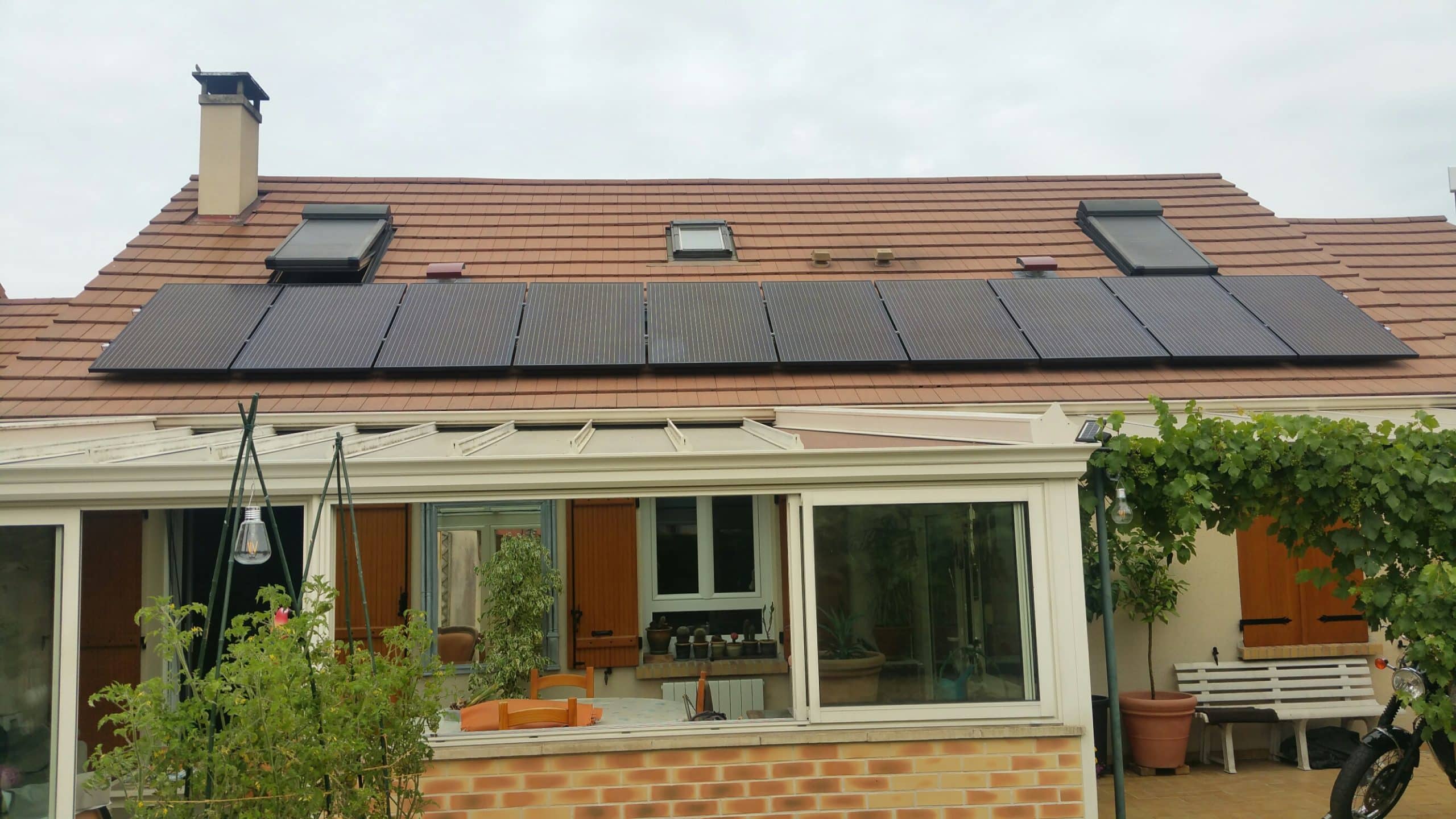 <span class="popup-mms-17">Installation de panneaux solaires sur toiture inclinée - 4100W</span>