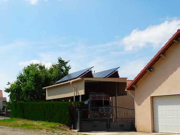 recharger coiture electrique carport