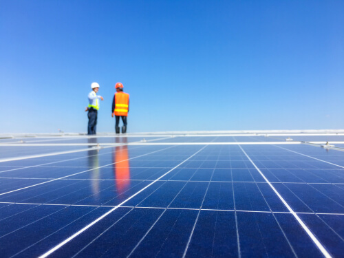 Cette prise électrique solaire fournit de l'électricité