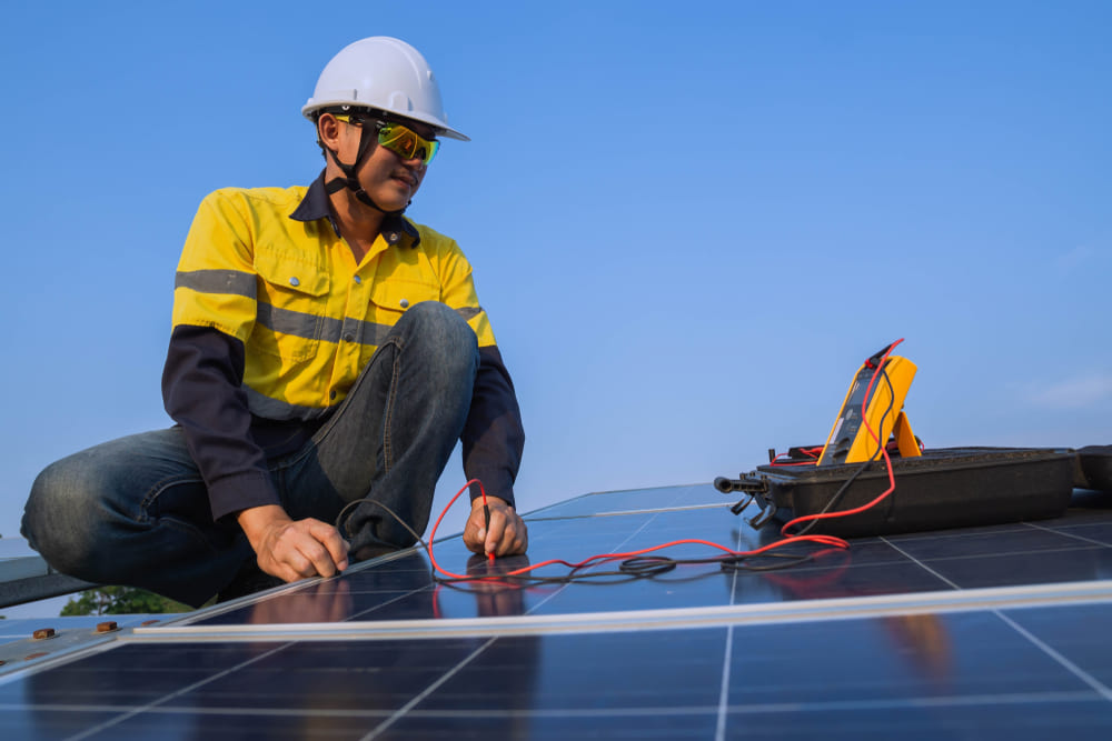 maintenance des panneaux solaires