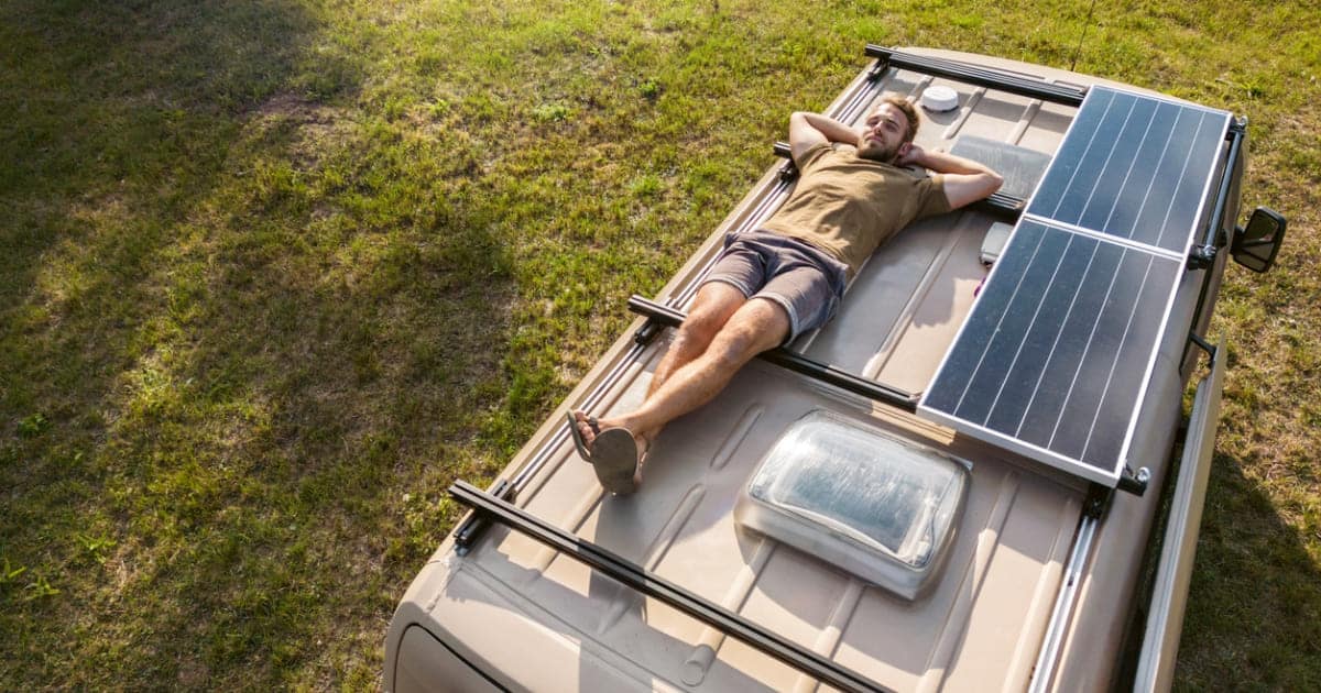 panneau solaire et camping car