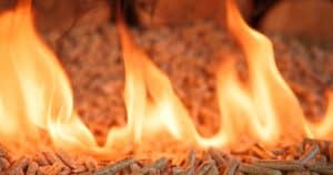 que faut-il choisir entre panneau solaire et un poêle un granule
