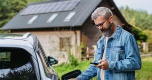 panneau solaire sans autorisation check sur son téléphone