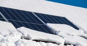 Panneaux solaires et neige