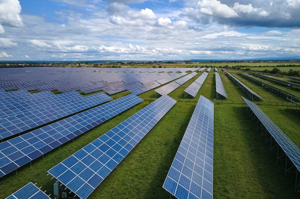 champs-panneaux-photovoltaiques Champs de panneaux photovoltaïques
