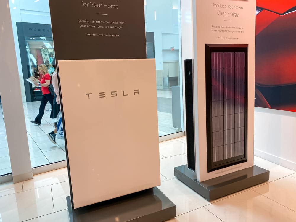 panneau-et-batterie-tesla Batterie solaire et panneau solaire Tesla