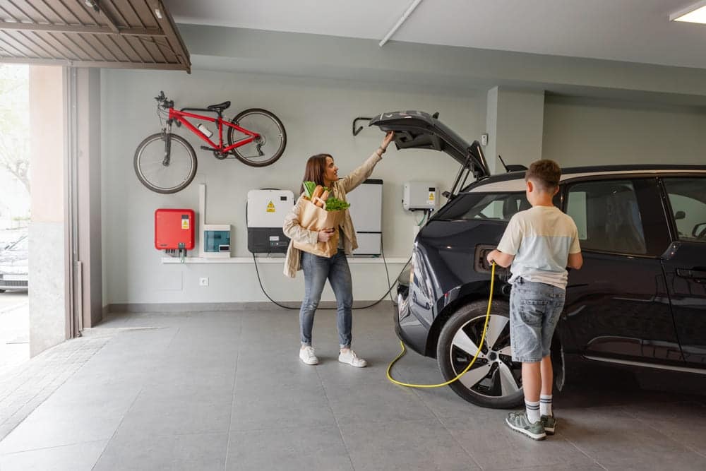 recharge-voiture-electrique Recharge d'une voiture électrique avec prise wallbox