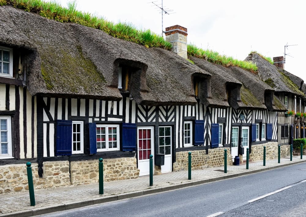 toiture-en-chaume Toiture de maison en chaume