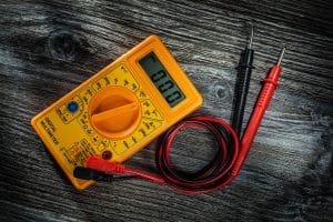 Appareil pour tester le bon fonctionnement et la bonne installation des vos panneaux solaires