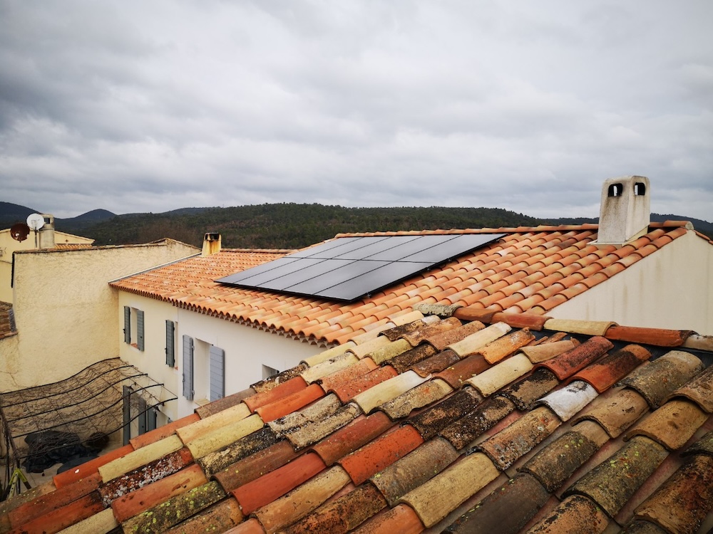 <span class="popup-mms-6">Installations de panneaux solaires sur toiture inclinée - 3300W</span>