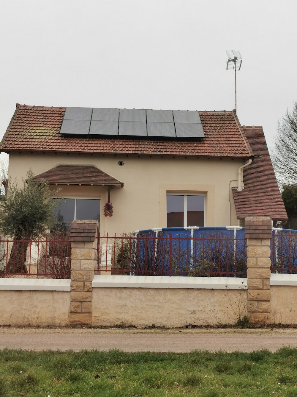 <span class="popup-mms-28">Installation de panneaux solaires sur toiture inclinée - 4000W</span>