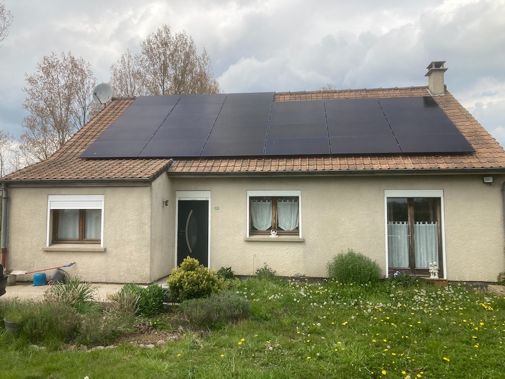 <span class="popup-mms-5">Installations de panneaux solaires sur toiture inclinée - 11070W</span>