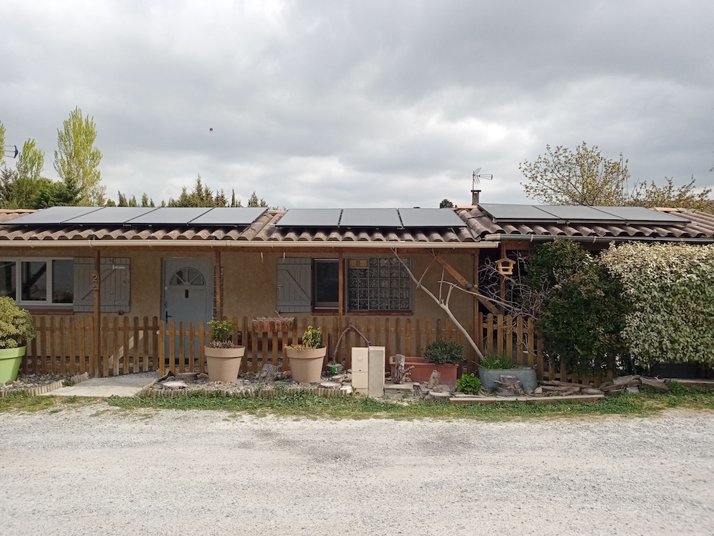 <span class="popup-mms-15">Installations de panneaux solaires sur toiture plate - 1640W</span>