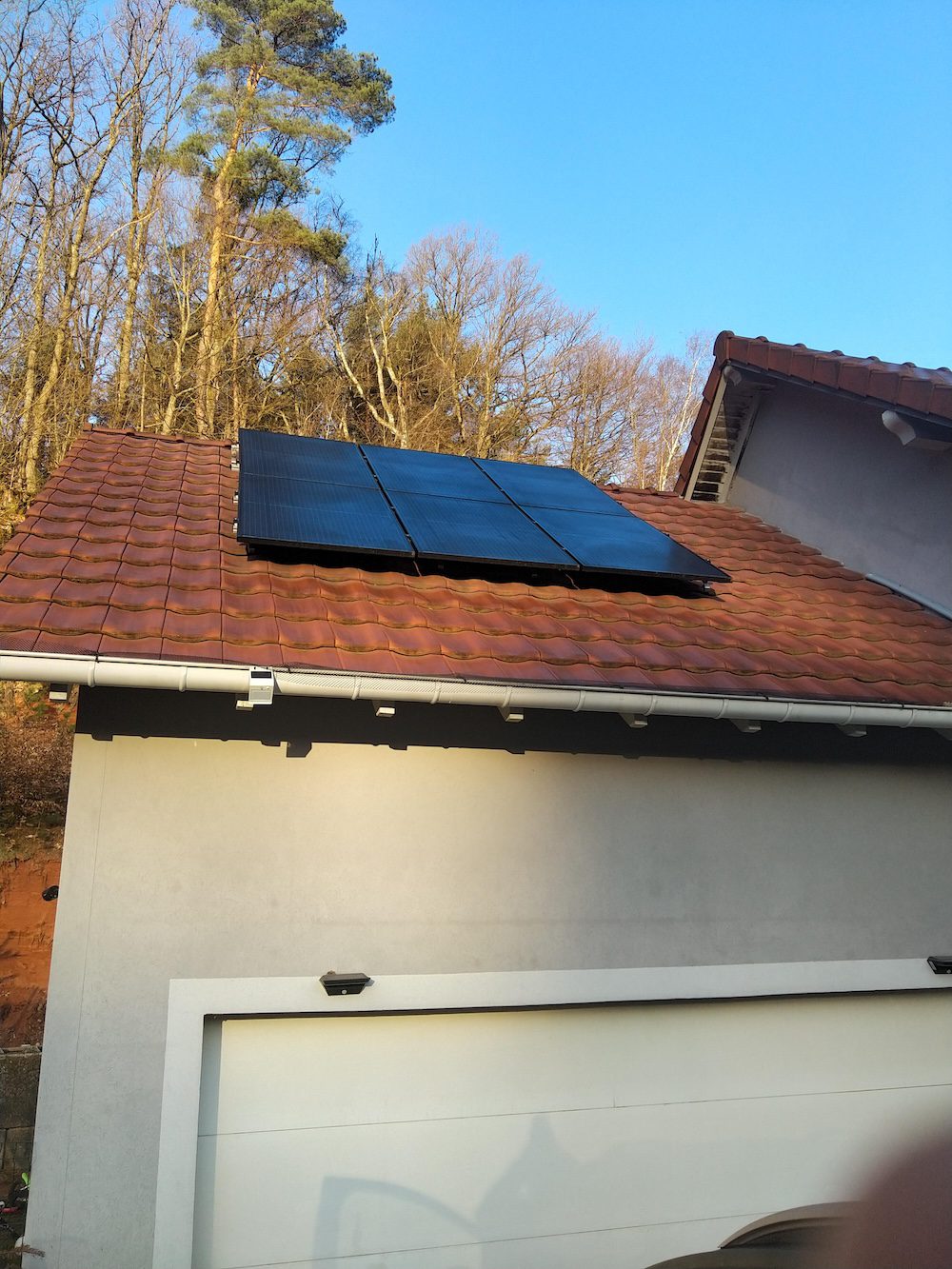 <span class="popup-mms-4">Installations de panneaux solaires sur toiture inclinée - 2460W</span>