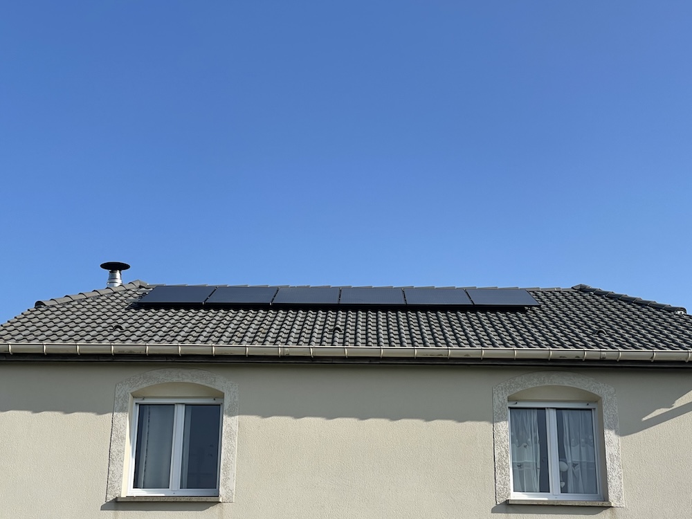 <span class="popup-mms-11">Installation de panneaux solaires sur toiture inclinée - 2460W</span>