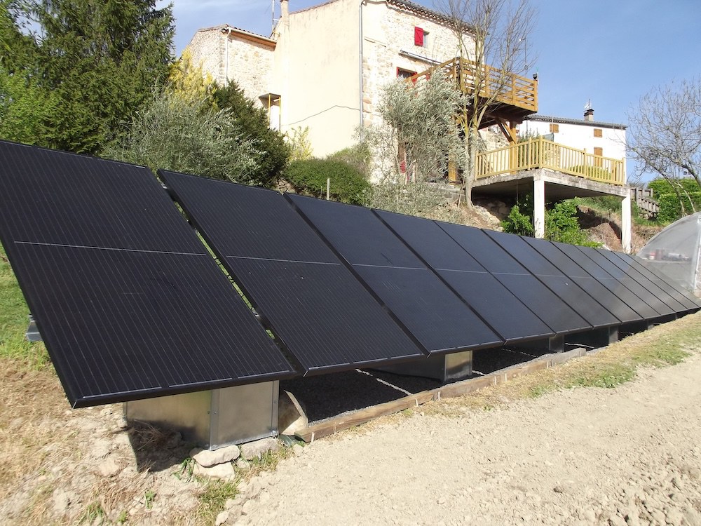 <span class="popup-mms-13">Installations de panneaux solaires au sol - 4920W</span>