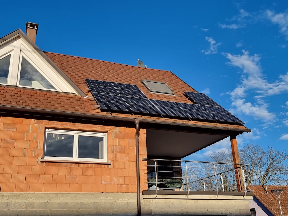<span class="popup-mms-6">Installations de panneaux solaires sur toiture inclinée - 3280W</span>