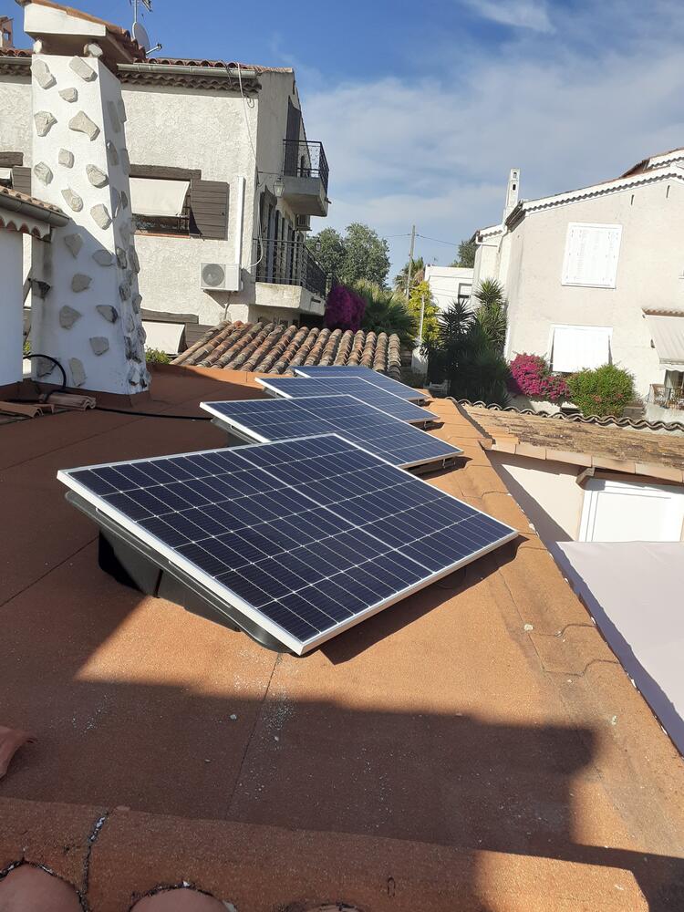 <span class="popup-mms-8">Installations de panneaux solaires sur toiture plate - 1640W</span>