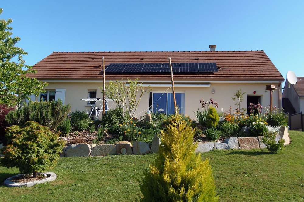 <span class="popup-mms-3">Installations de panneaux solaires sur toiture inclinée - 2460W</span>