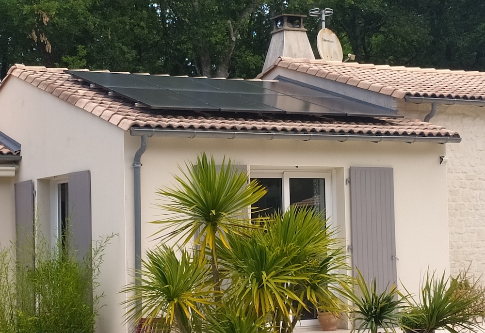 <span class="popup-mms-12">Installations de panneaux solaires sur toiture tuiles - 3200W</span>