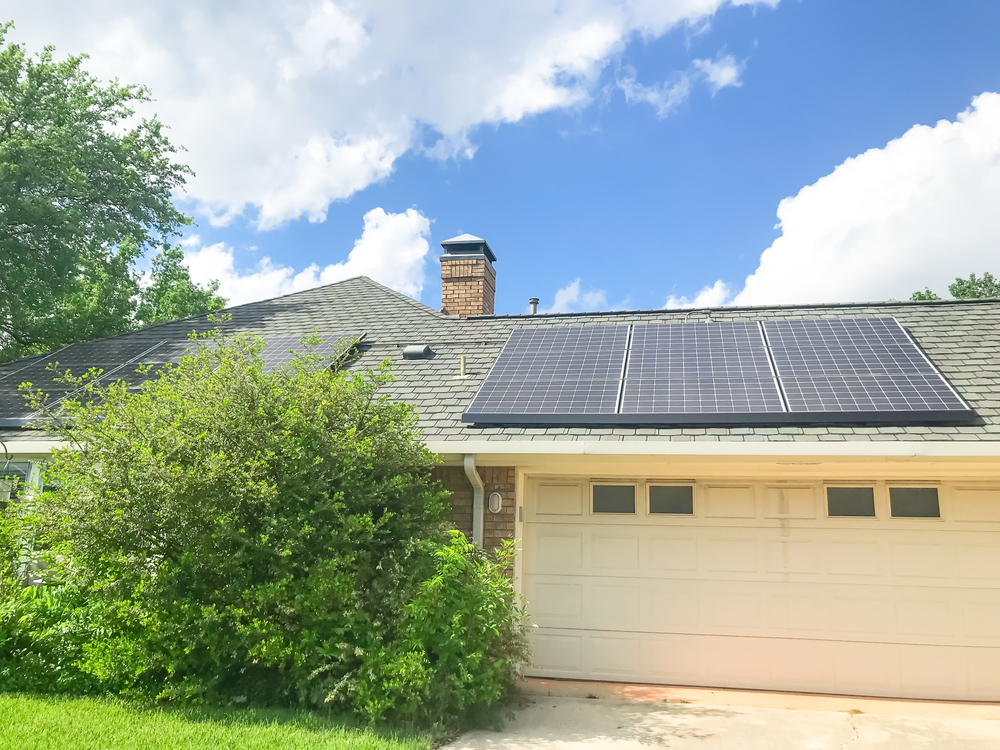 installation porte de garage solaire
