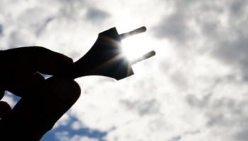 Connecter son kit solaire sur une prise